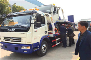 丰台汽车道路救援拖车价格